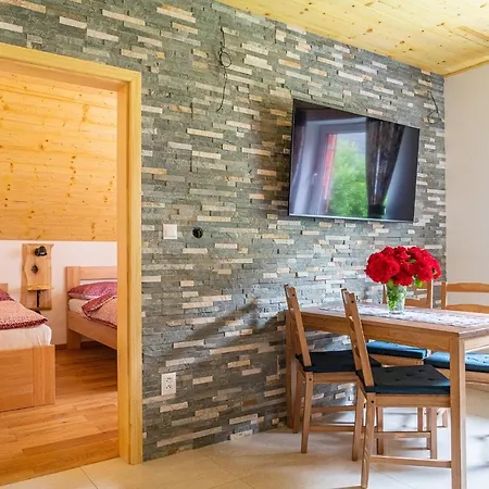 Pod Rozsutcom - Zatkov Dvor - Prijazd Do Ubytovania Autom S Pohonom 4x4 Apartment *