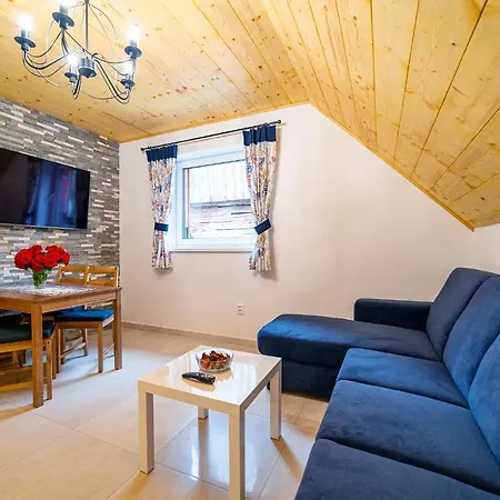 Apartment Pod Rozsutcom - Zatkov Dvor - Prijazd Do Ubytovania Autom S Pohonom 4x4 *