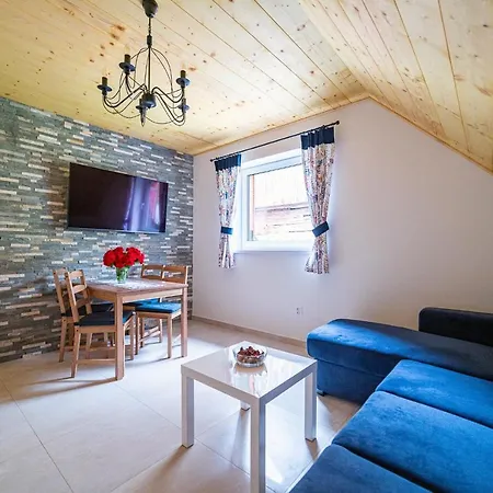 Apartment Pod Rozsutcom - Zatkov Dvor - Prijazd Do Ubytovania Autom S Pohonom 4x4 Terchova