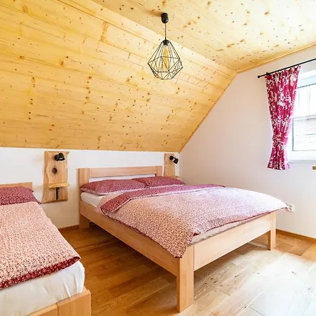 Apartment Pod Rozsutcom - Zatkov Dvor - Prijazd Do Ubytovania Autom S Pohonom 4x4 *